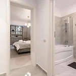 Spacious 910 *