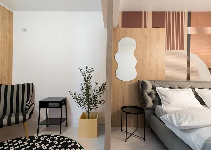 Spacious 910 Apartament