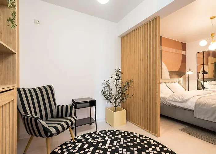 Spacious 910 Apartment *