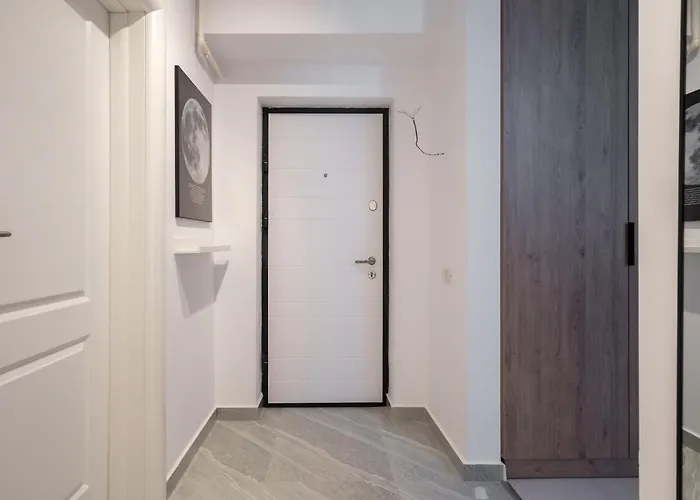 Spacious 910 Apartament *