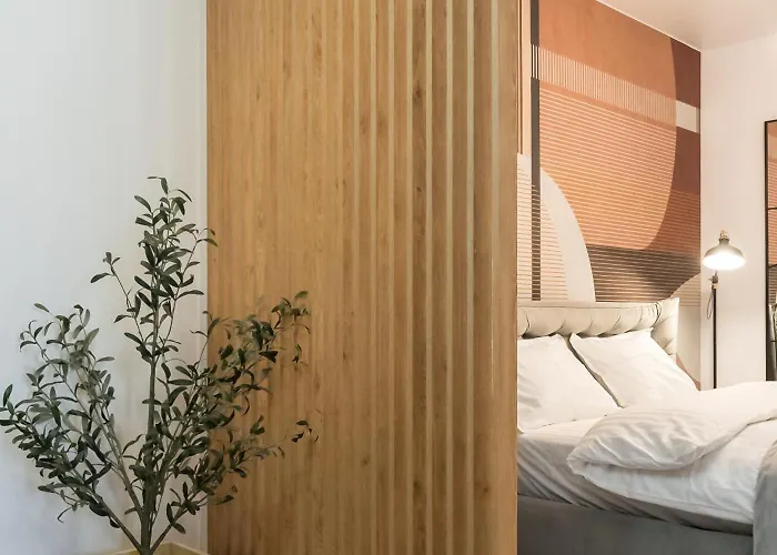 Spacious 910 Apartment *